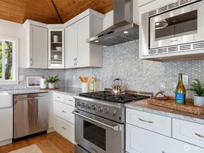 5930 Rose Loop NE, Bainbridge Island WA 98110