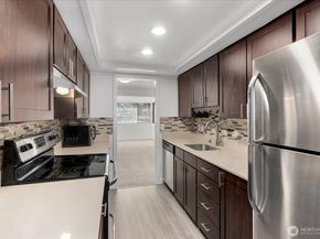 12517 NE 23rd Place A3, Bellevue WA 98005