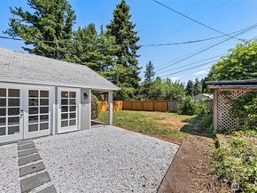 18300 8TH Ave NE, Shoreline WA 98155