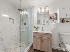 18300 8TH Ave NE, Shoreline WA 98155