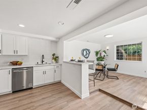 18300 8TH Ave NE, Shoreline WA 98155