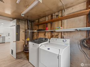 18300 8TH Ave NE, Shoreline WA 98155