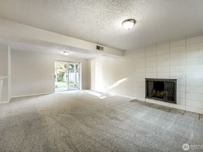 25110 35th Avenue S, Kent WA 98032
