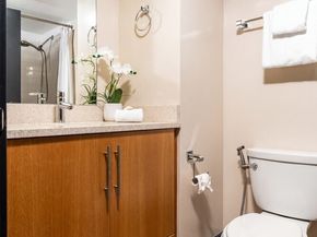 401 9th Avenue N 112, Seattle WA 98109