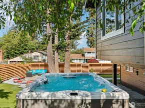 9232 NE 139th Street, Kirkland WA 98034