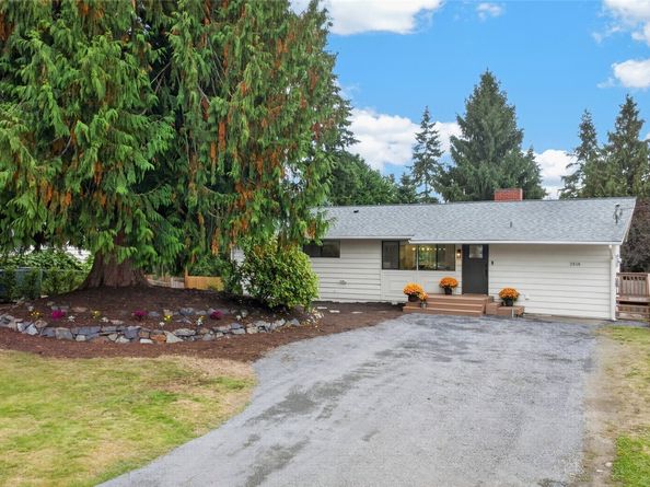2516 202nd Place SW, Lynnwood WA 98036