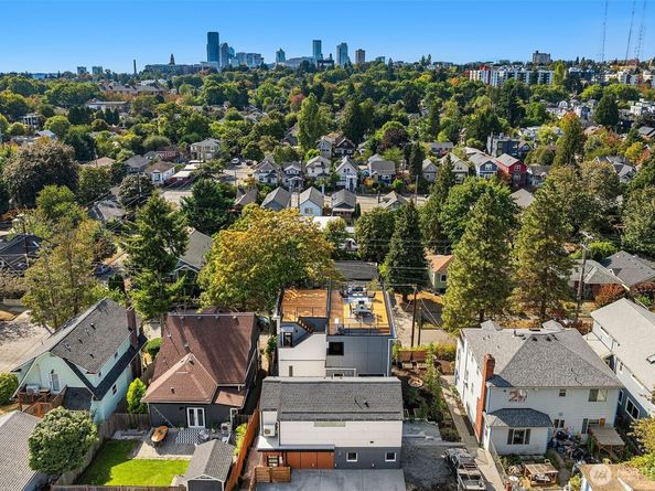 908 29th Avenue, Seattle WA 98122