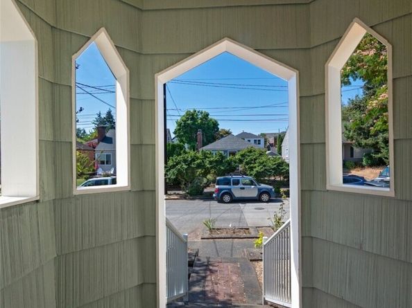 8046 18th Avenue NW, Seattle WA 98117