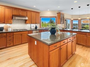6317 NE 138th Place, Kirkland WA 98034