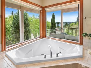 6317 NE 138th Place, Kirkland WA 98034