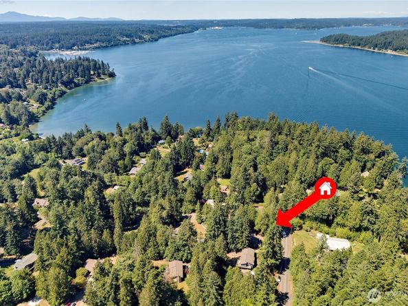 8210 University Point Circle NE, Bremerton WA 98311