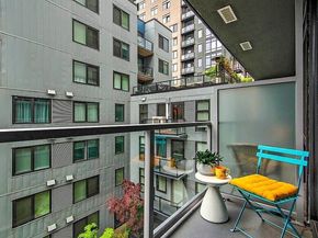 76 Cedar Street 603, Seattle WA 98121
