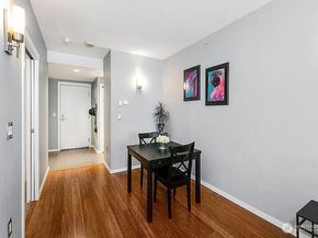 76 Cedar Street 603, Seattle WA 98121
