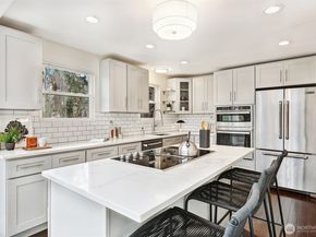 7302 33rd Avenue NE, Seattle WA 98115