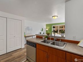 8745 Greenwood Avenue N 207, Seattle WA 98103