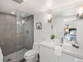 3905 4th Avenue NE 301, Seattle WA 98105