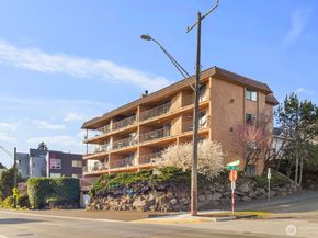 3905 4th Avenue NE 301, Seattle WA 98105