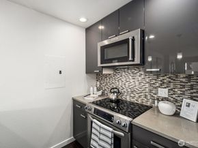 3905 4th Avenue NE 301, Seattle WA 98105