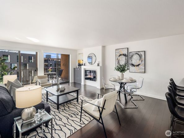 3905 4th Avenue NE 301, Seattle WA 98105