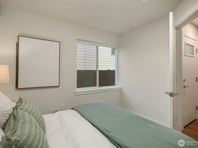 105 NW 39th Street D, Seattle WA 98107