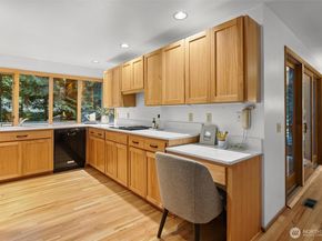 13619 NE 28th St, Bellevue WA 98005