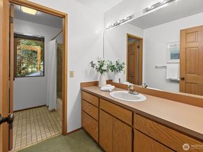 13619 NE 28th St, Bellevue WA 98005