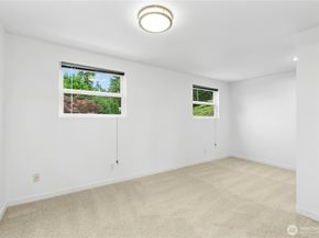 12506 Holmes Point Drive NE, Kirkland WA 98034