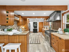 12506 Holmes Point Drive NE, Kirkland WA 98034