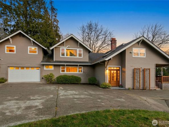 12506 Holmes Point Drive NE, Kirkland WA 98034