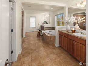 1485 24th Avenue NE, Issaquah WA 98029