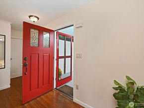 12019 B 25th Avenue NE, Seattle WA 98125