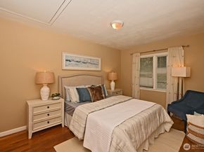 12019 B 25th Avenue NE, Seattle WA 98125