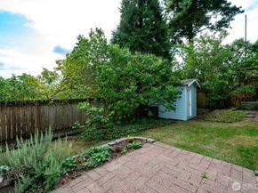 12019 B 25th Avenue NE, Seattle WA 98125