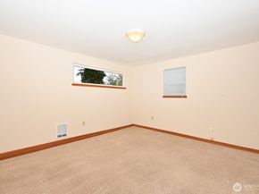 12019 B 25th Avenue NE, Seattle WA 98125