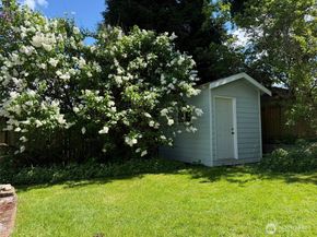 12019 B 25th Avenue NE, Seattle WA 98125