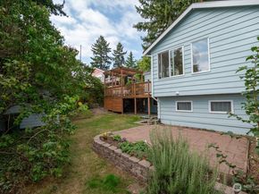 12019 B 25th Avenue NE, Seattle WA 98125