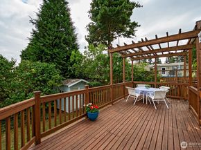 12019 B 25th Avenue NE, Seattle WA 98125