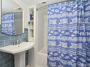 12019 B 25th Avenue NE, Seattle WA 98125