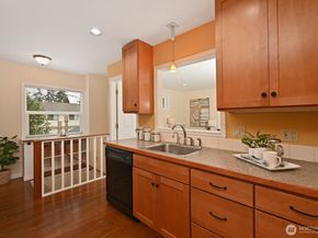 12019 B 25th Avenue NE, Seattle WA 98125