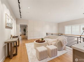 12811 SE 44th Place, Bellevue WA 98006