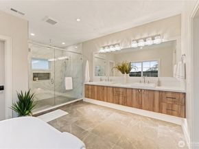 12811 SE 44th Place, Bellevue WA 98006