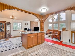 517 SW 324th St, Federal Way WA 98023