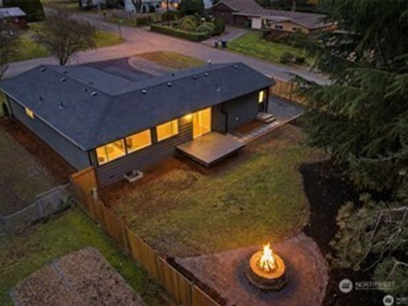 30041 14th Avenue S, Federal Way WA 98003