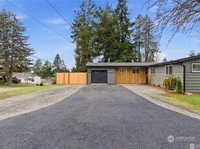 30041 14th Avenue S, Federal Way WA 98003