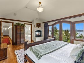 4725 W Mercer Way, Mercer Island WA 98040