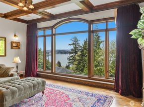 4725 W Mercer Way, Mercer Island WA 98040