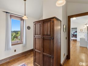 4725 W Mercer Way, Mercer Island WA 98040