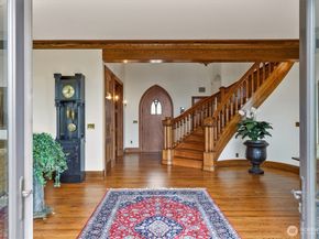 4725 W Mercer Way, Mercer Island WA 98040