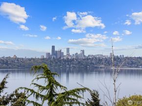 4725 W Mercer Way, Mercer Island WA 98040