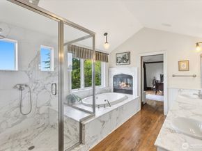 4725 W Mercer Way, Mercer Island WA 98040